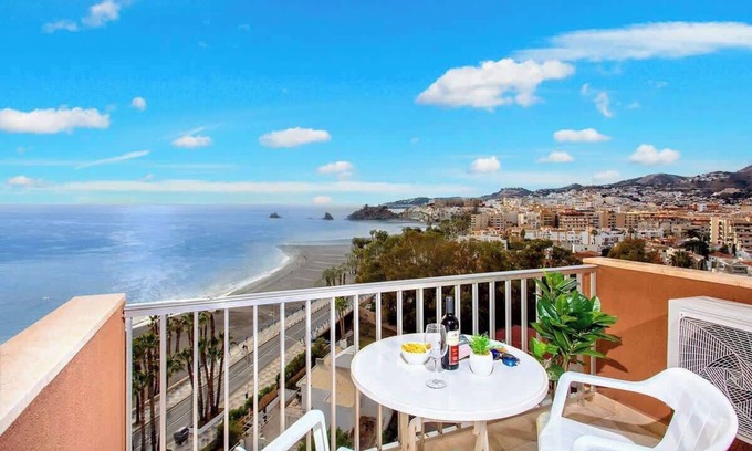 Almuñécar Apartamento | Apto. Frente al Mar 4 pers, El Paseo A/C, Wi-Fi