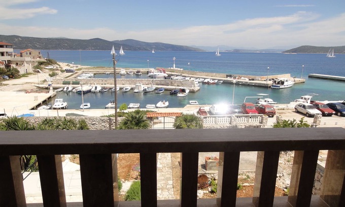 Drvenik Mali Apartamento | Apartamento frente al mar para 4 + 1 en Apartments Villa Ana - vista abierta al mar