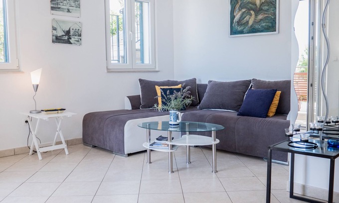 Krizna luka Casa | Seafront apartment w. free parking ( Andro)