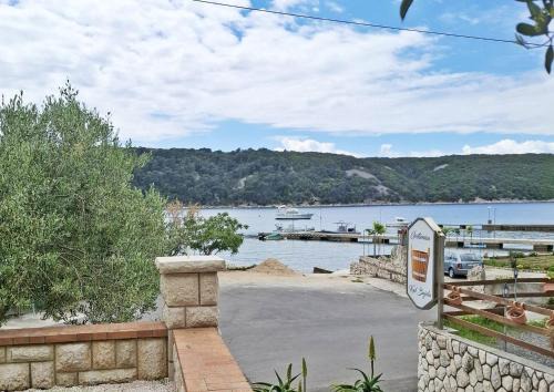 Kampor Apartamento | Seafront Family Apartment Una - Sunny Rab Island