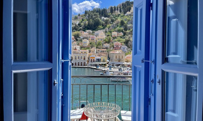 Symi Apartamento | Seafront - Harbour view Nikolakis