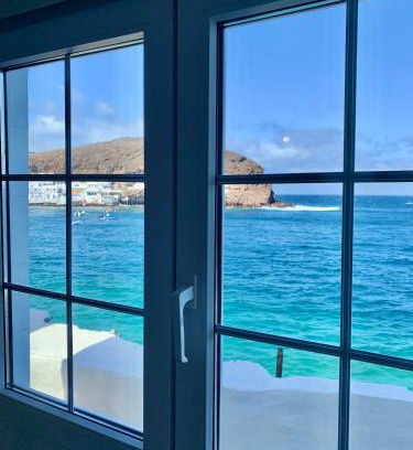 Telde Apartamento | Seafront House in Tufia