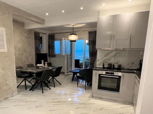 Nea Propontida Apartamento | Seafront Lux Apartment