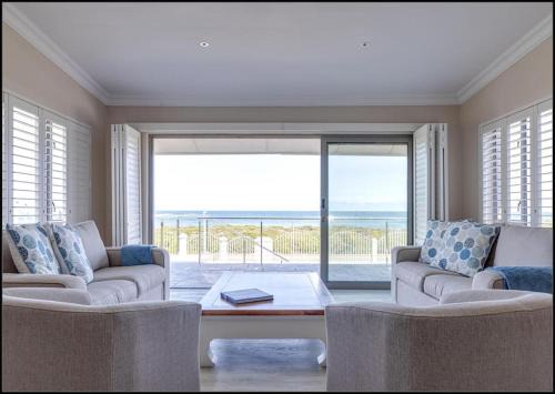 Sandbaai Casa | Seafront Retreat in Sandbaai