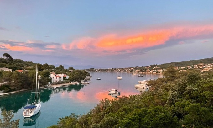 Necujam Cabaña | Casa rural frente al mar en isla de Croacia para familias y grupos grandes