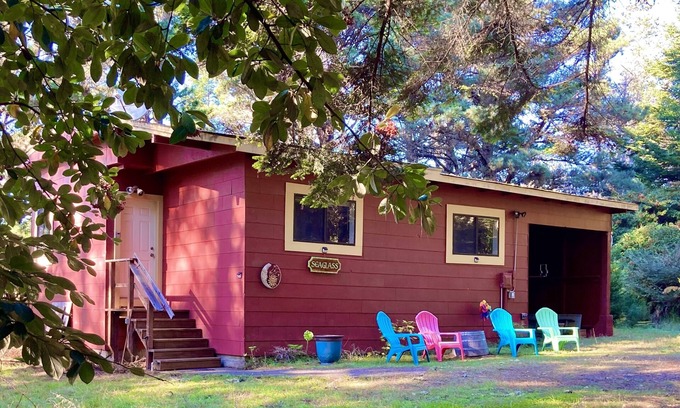 Mendocino Cabaña | Seaglass Cottage & Nature Sanctuary-Minutes to Mendocino Village, Beaches, Ocean