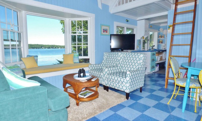 East Boothbay Cabaña | SeaGlass Cottage: Incredible waterfront Retreat!