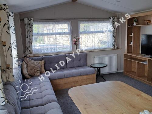 Selsey Casa | Seagulls Rest - Silver 3 bedroom close to play park on West Sands