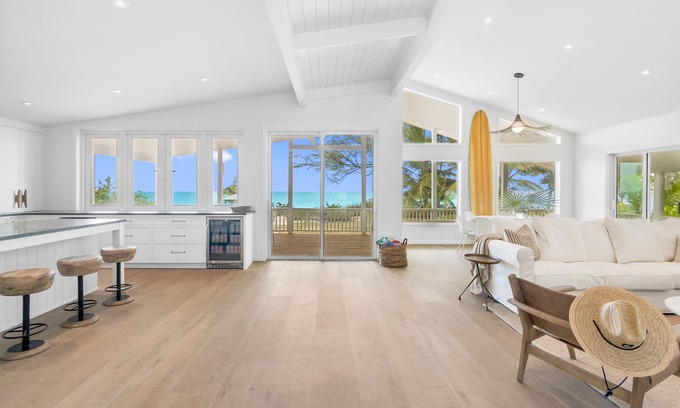 Farmer's Hill Casa | Seahaus Newly Renovated Luxury Beachfront Home