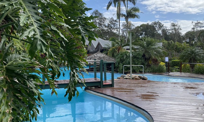 Coffs Harbour Cabina | Seaheaven @ Aanuka Resort Spa Bure with Pool - Tennis - Walk to Beach