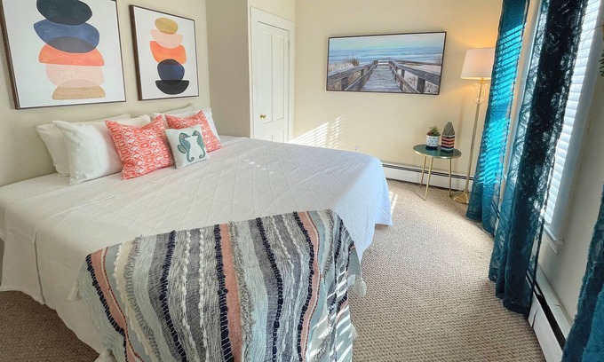Hampton Condominio | 'SEAHORSE' by WanderWow