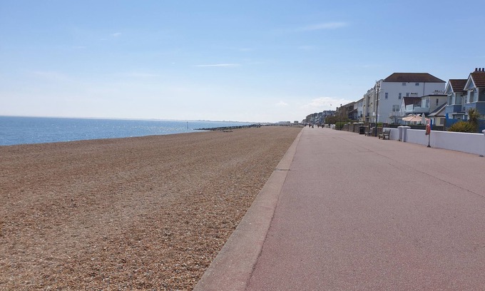 Hythe Casa | Seahorse House, Stunning large house next to beautiful beach & park,nr zoo.Hythe
