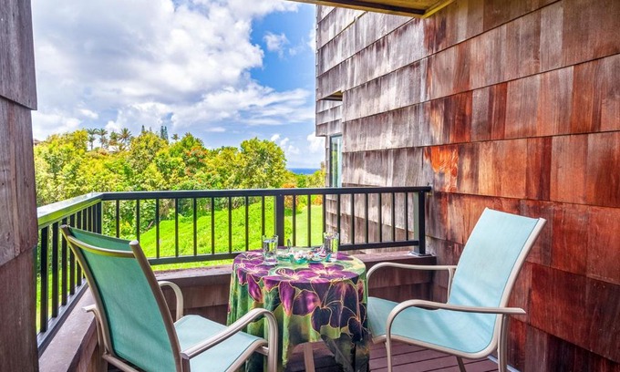 Princeville Apartamento | Sealodge B4 - affordable condo, hike to beach, ocean view lanai