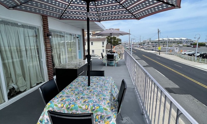 Wildwood Hotel | Searay Motel
