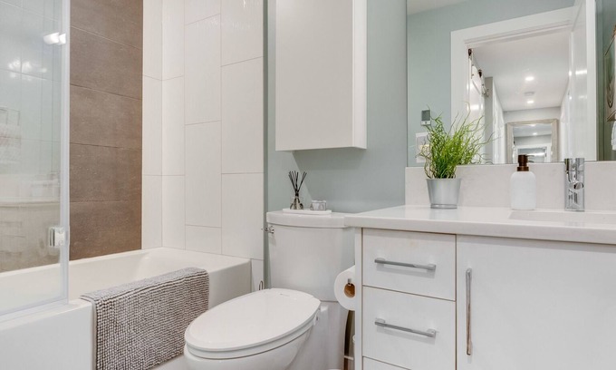 Brentwood Bay Apartamento | Seas the Bay Oceanview Suite
