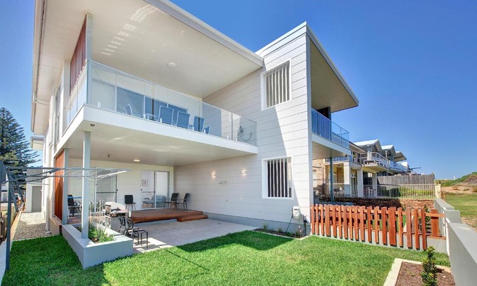 Anna Bay Casa | Seas the Day 41A