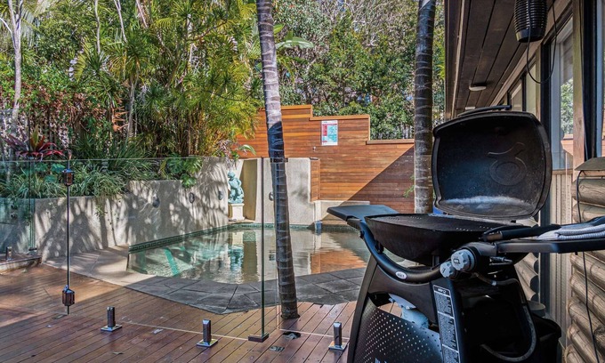 Macmasters Beach Casa | “Seas The Day” – Pool & Fireplace