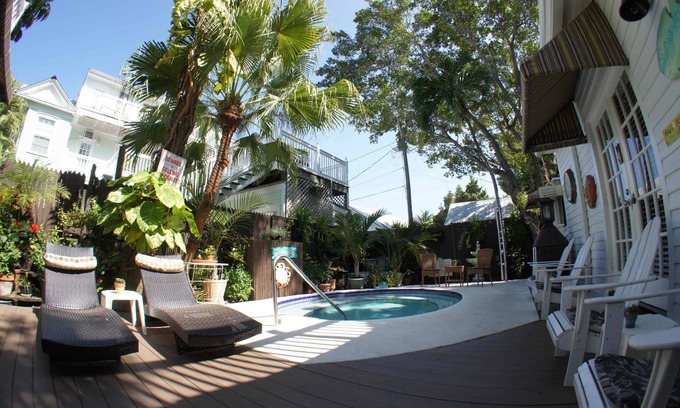 Downtown Cama Y Desayuno | Seascape Tropical Inn - Adult Exclusive