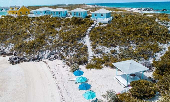 Black Point Cabaña | Seashell Cottage cerca de cerdos de natación