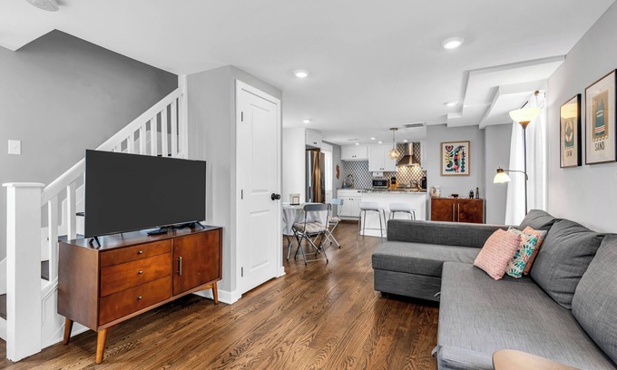 Ortley Beach Casa | Seaside 2BR & 1.5BA, Walk to Beach & Badges