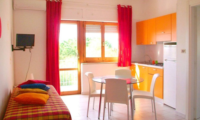 Falerna Apartamento | Seaside apartment in residence with swimming pool, tennis, entertainment