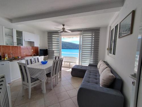 Utjeha Apartamento | Seaside Apartment Kruče