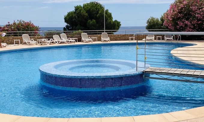 Ajaccio Apartamento | Seaside apartment with pool