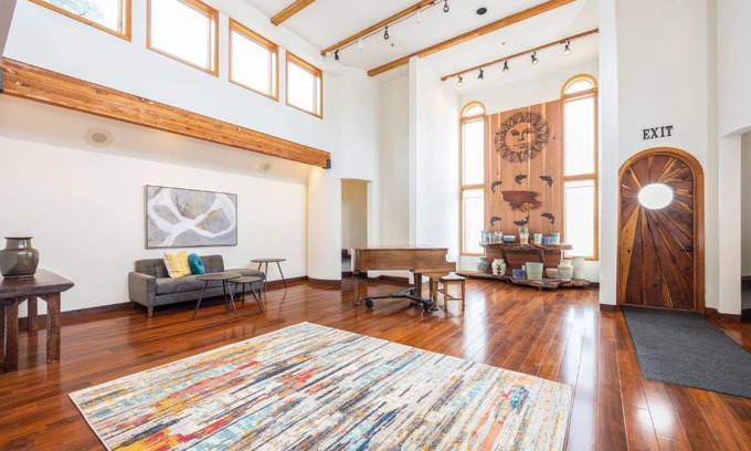 El Granada Casa | Seaside Art Gallery Loft Inspire Your Creativity with Breathtaking Views!