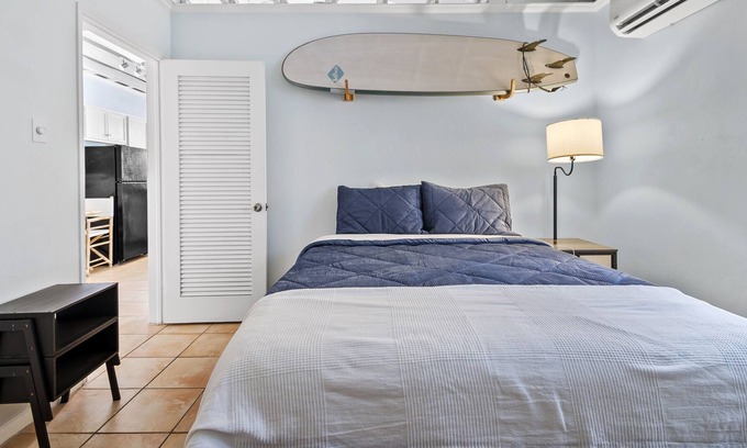 Jog Road Casa | Seaside Bungalow 150 Steps from Ocean