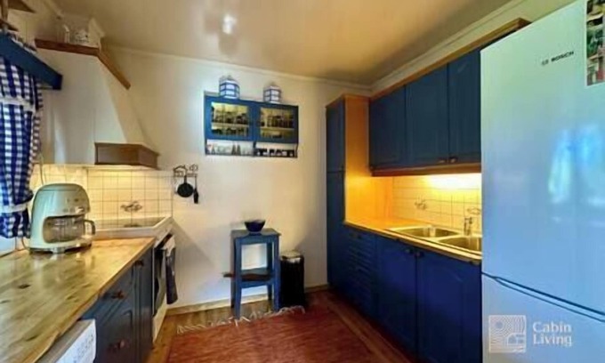 Gressvik Casa | Seaside cabin in Fredrikstad with private jetty, BBQ & sea view