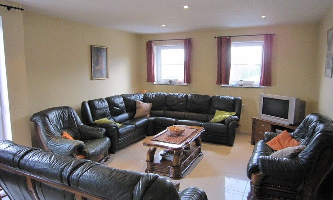 Houffalize Casa | Comodidad junto al mar para cuatro