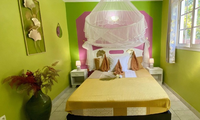 Deshaies Cabaña | GITE 3 * ESTANCIA DE SUEÑO- VISTA MAR-SPA-PISCINA-APERO DINATOIREE