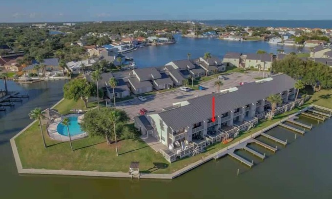 Harbor Oaks Condominio | Seaside Cottage with water views!