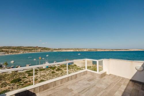 Għadira Apartamento | Seaside Escape 2bed With Views! By Homely