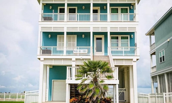Galveston Casa | Seaside Escape: Beautiful, Spacious, Peaceful