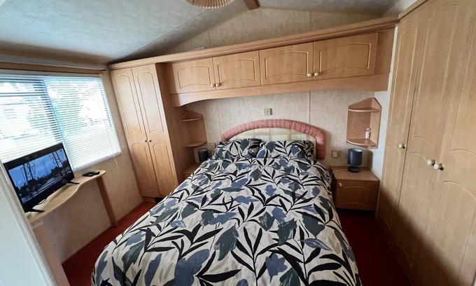 Colchester Cabina | Seaside Getaway Your Ultimate Island Retreat