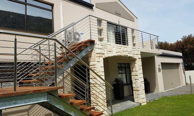 Hermanus Heights Casa | Seaside Hermanus Guest Room