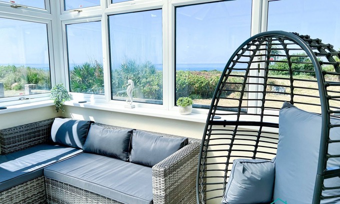 St Brides Cabaña | Seaside holiday home in Whitesands, St Davids