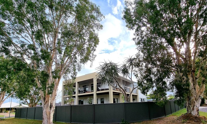 Burrum Heads Casa | Seaside Home 3BR / 2BA Kayaks, Bikes & Pet-Friendly , Wi Fi