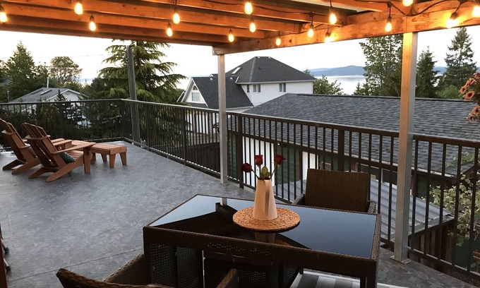 Chemainus Casa | Comodidad con vista al mar para una familia numerosa
