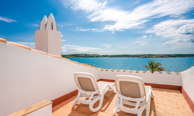 Fornells Casa | Bonita Casa Ullastre de Fornells con terraza y vistas al mar; hay aparcamiento en la calle