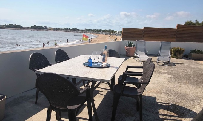 Angoulins Casa | Seaside house facing the ocean.