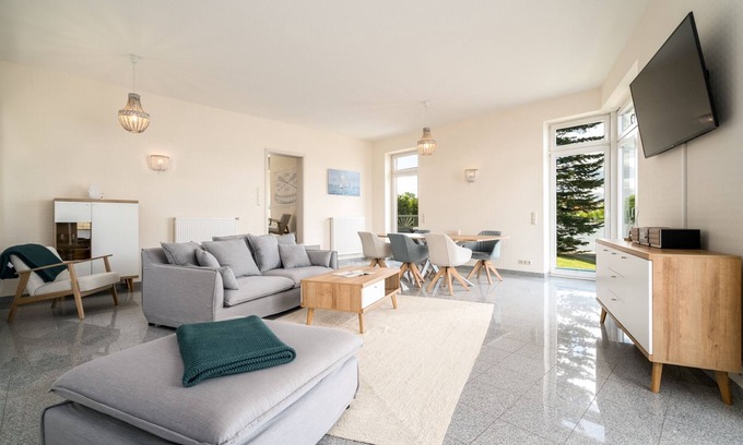 Muritz Casa | Seaside House vacation home with direct lake access and sun terrace