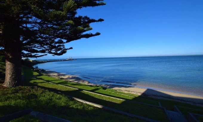 Kangaroo Island Apartamento | Seaside Lodge in Esplanade in Buller St. Kingscote-Sale now-Cheapest in K.I.