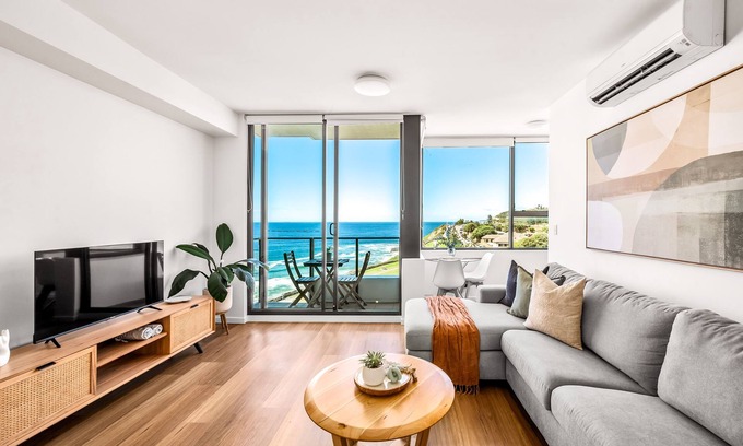 Newcastle Apartamento | Seaside Luxe - Elevated Ocean Views - Walk to CBD