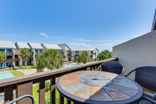 Biltmore Beach Apartamento | Seaside Panama City Beach Condo with Outdoor Pool!