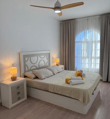 Playa San Juan Apartamento | Seaside Paradise - 2 Bedroom apartment with Ocean Views & Air Conditioning in Playa San Juan