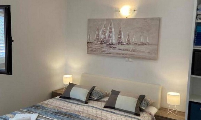 Drvenik Mali Casa | Seaside Retreat Holiday Home with Terrace - Two Bedroom Holiday Home with Terrace