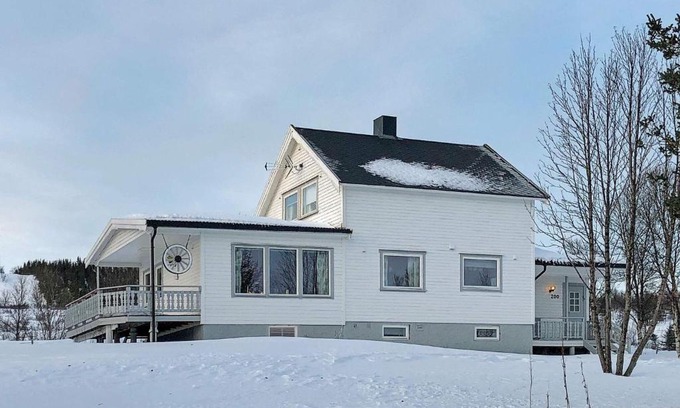 Lyngen Casa | Seaside Retreat in Lyngen-By Traum