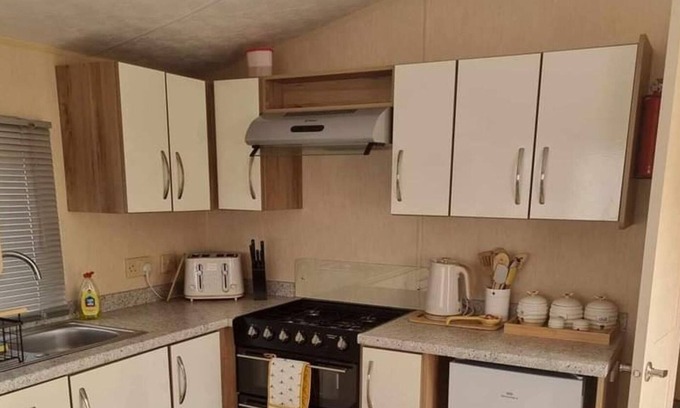 Rhyl Cabina | Seaside Serenity Cabin Retreat